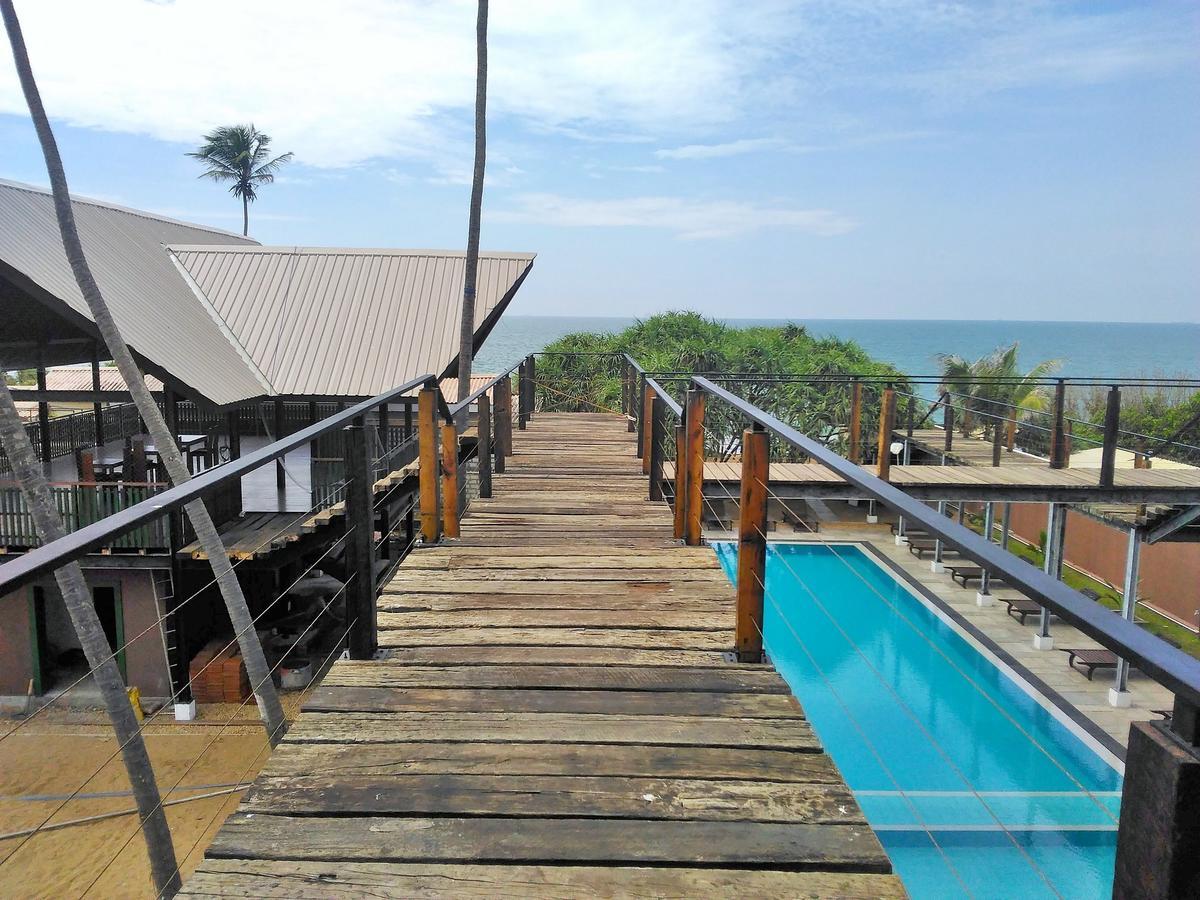 Saprin Beach Resort Uswetakeiyawa Eksteriør bilde