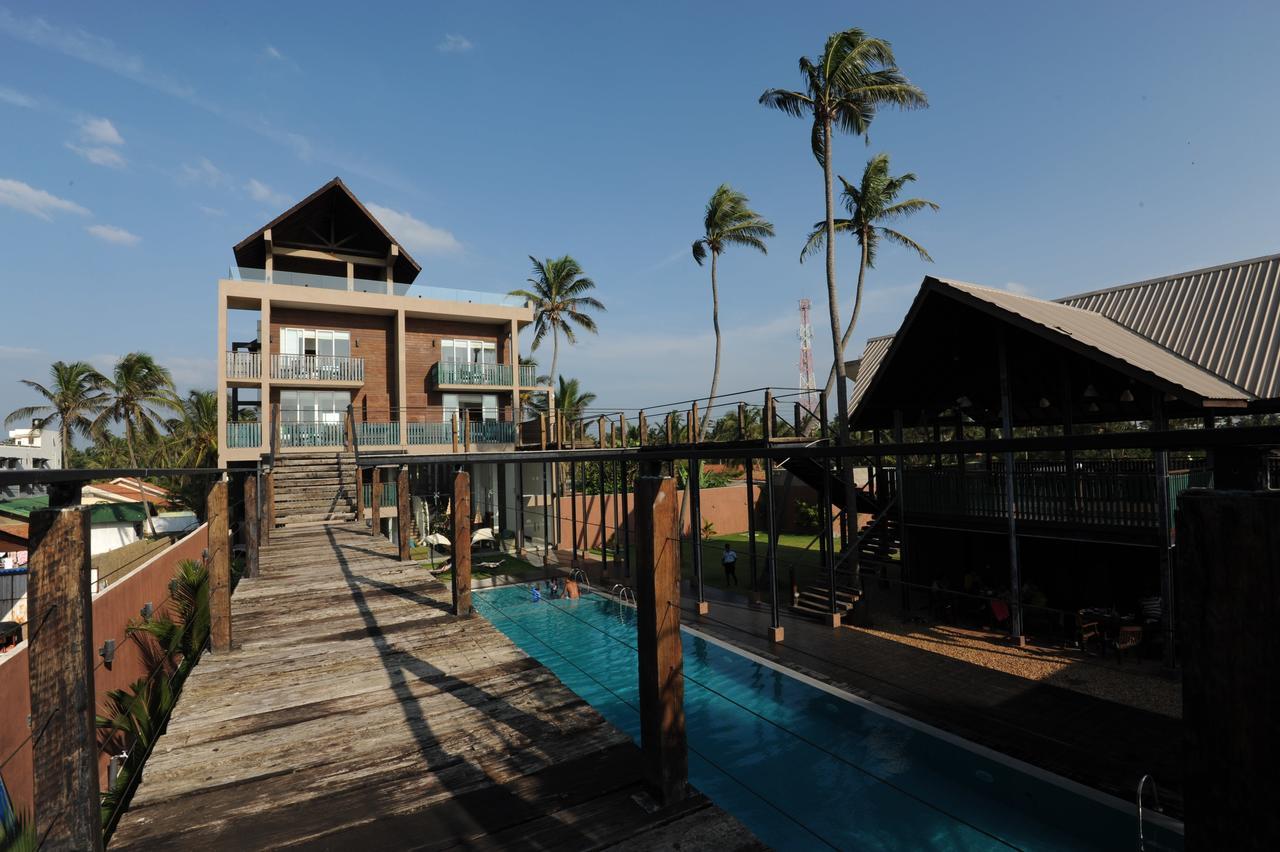 Saprin Beach Resort Uswetakeiyawa Eksteriør bilde