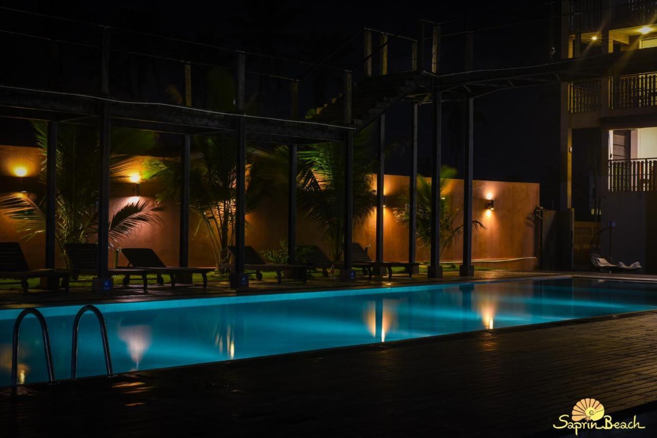 Saprin Beach Resort Uswetakeiyawa Eksteriør bilde
