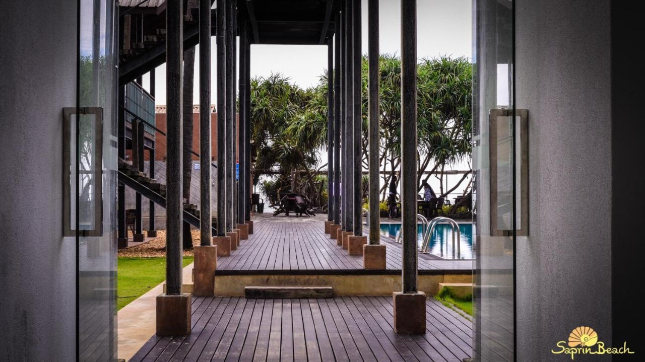 Saprin Beach Resort Uswetakeiyawa Eksteriør bilde