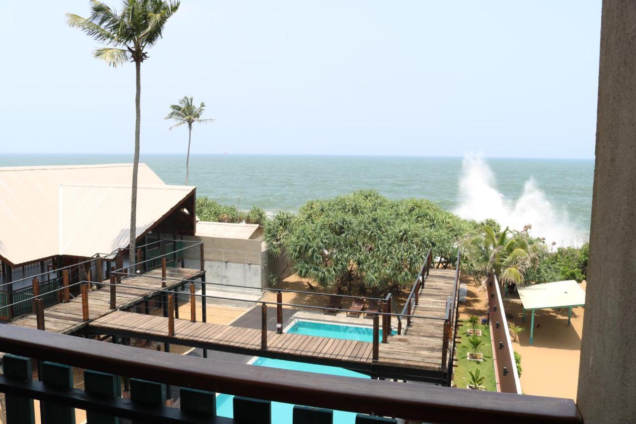 Saprin Beach Resort Uswetakeiyawa Eksteriør bilde