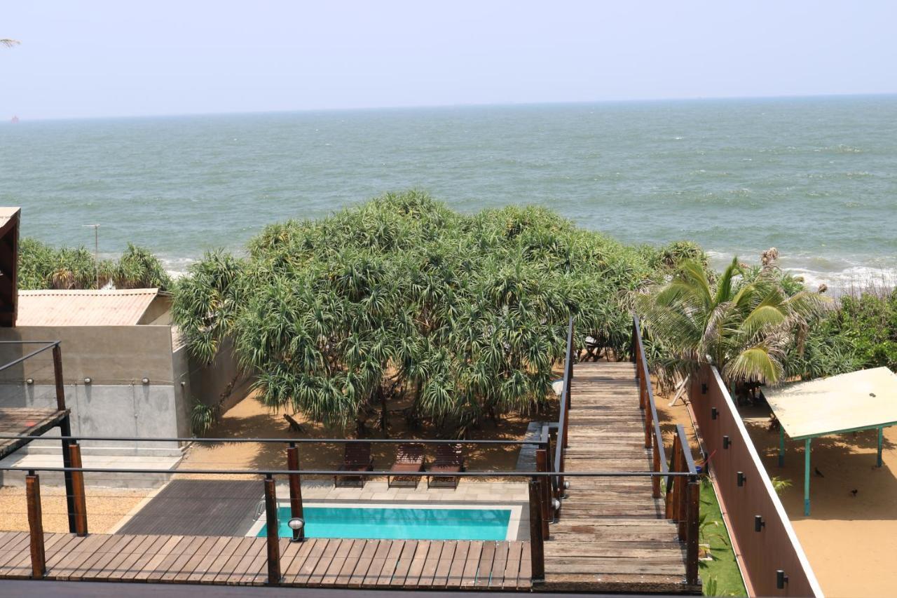 Saprin Beach Resort Uswetakeiyawa Eksteriør bilde